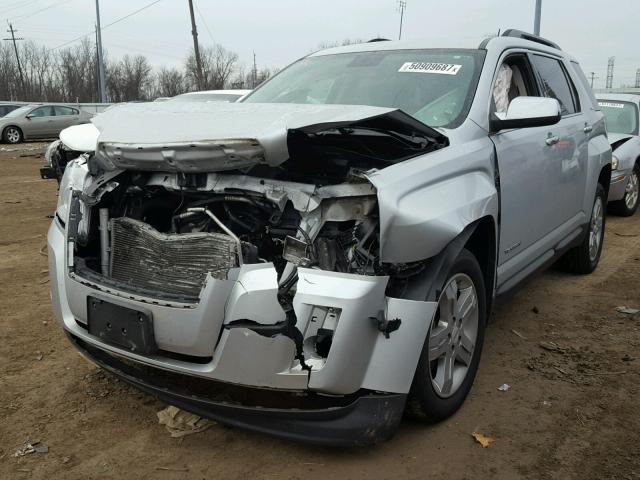 2GKALSEK2D6332122 - 2013 GMC TERRAIN SL SILVER photo 2