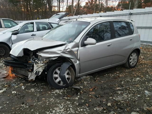 KL1TG62615B300808 - 2005 CHEVROLET AVEO LT SILVER photo 2