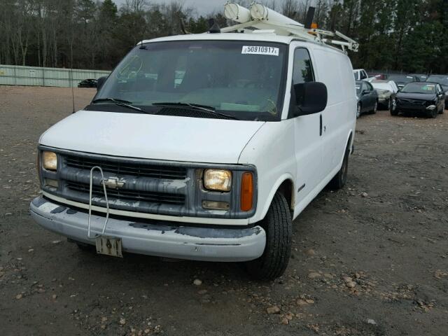 1GCEG15W9V1022469 - 1997 CHEVROLET EXPRESS G1 WHITE photo 2