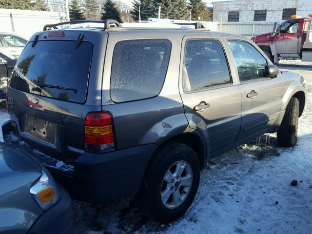 1FMYU03105DA18487 - 2005 FORD ESCAPE XLT GRAY photo 4