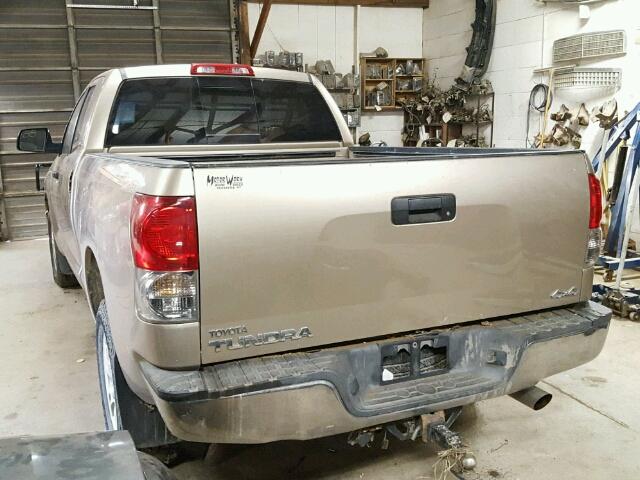 5TFBT54107X001909 - 2007 TOYOTA TUNDRA DOU GOLD photo 3