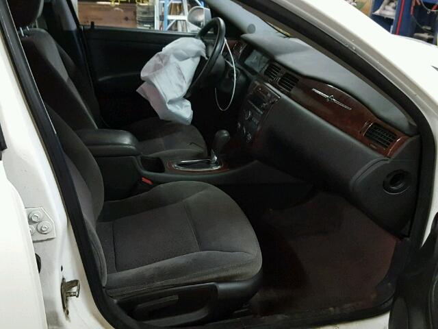 2G1WB55K689104711 - 2008 CHEVROLET IMPALA LS WHITE photo 5