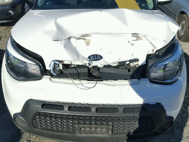 KNDJP3A59F7208292 - 2015 KIA SOUL + WHITE photo 9