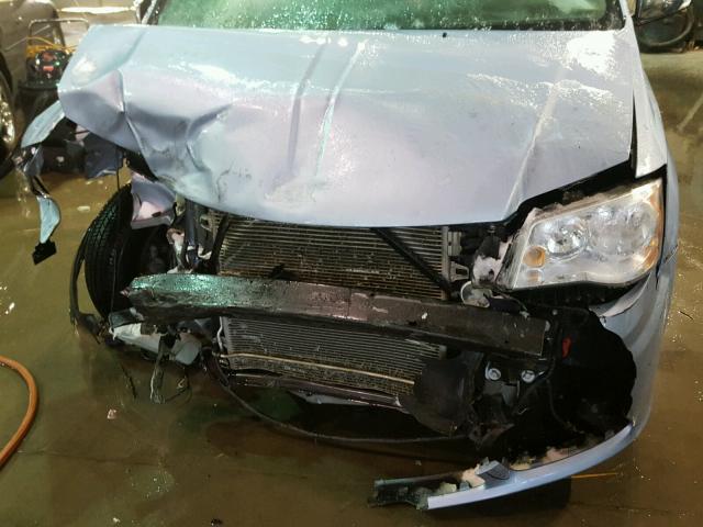 2C4RC1CG6DR805753 - 2013 CHRYSLER TOWN & COU BLUE photo 7