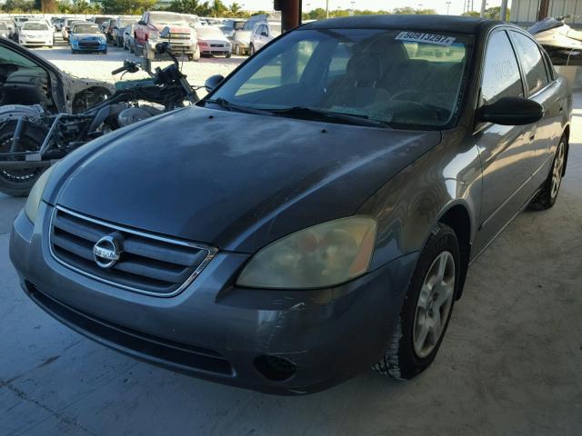 1N4AL11D94C191110 - 2004 NISSAN ALTIMA BAS GRAY photo 2