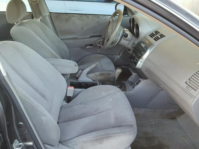 1N4AL11D94C191110 - 2004 NISSAN ALTIMA BAS GRAY photo 5