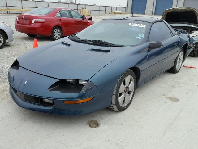 2G1FP22K6V2130427 - 1997 CHEVROLET CAMARO BAS მწვანე ფოტო 2