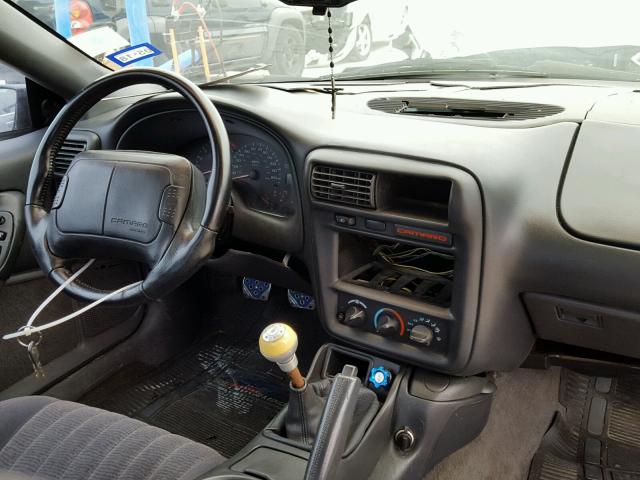 2G1FP22K6V2130427 - 1997 CHEVROLET CAMARO BAS მწვანე ფოტო 9