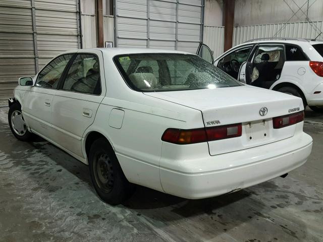 4T1BG22KXXU862915 - 1999 TOYOTA CAMRY CE WHITE photo 3