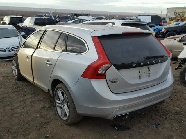 YV140MEB1F1201311 - 2015 VOLVO V60 PREMIE SILVER photo 3