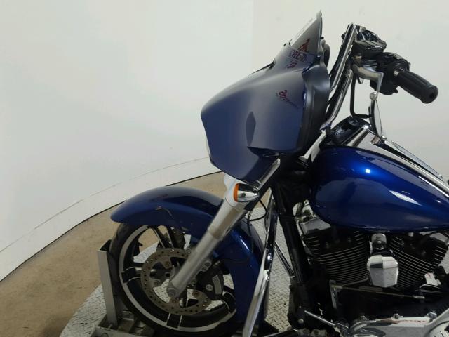 1HD1KBM13FB672448 - 2015 HARLEY-DAVIDSON FLHX STREE BLUE photo 13