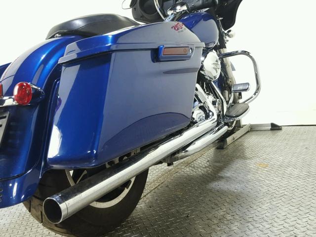 1HD1KBM13FB672448 - 2015 HARLEY-DAVIDSON FLHX STREE BLUE photo 18