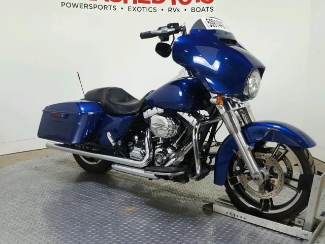 1HD1KBM13FB672448 - 2015 HARLEY-DAVIDSON FLHX STREE BLUE photo 2