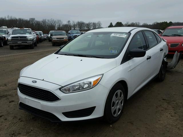 1FADP3E22HL294283 - 2017 FORD FOCUS S WHITE photo 2