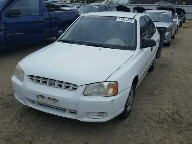 KMHCG45C01U210235 - 2001 HYUNDAI ACCENT GL WHITE photo 2