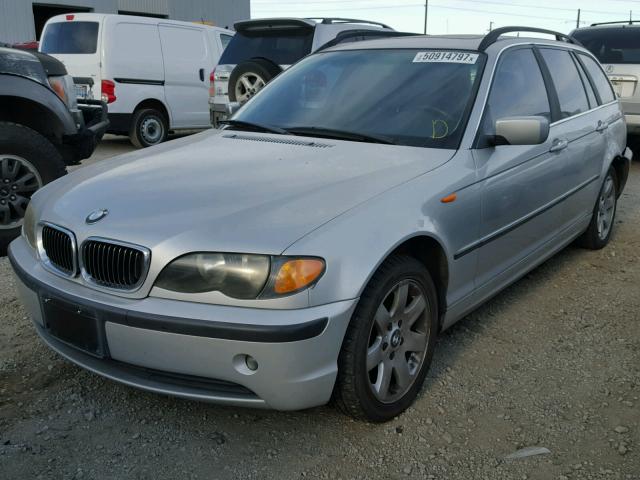 WBAEP33483PF01926 - 2003 BMW 325 XIT SILVER photo 2