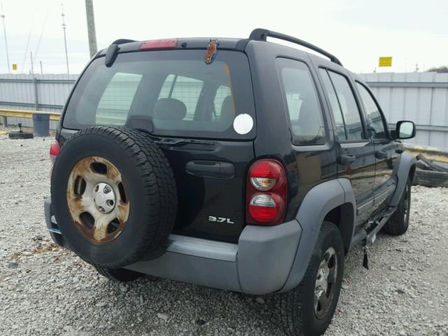 1J4GL48K55W665722 - 2005 JEEP LIBERTY SP BLACK photo 4