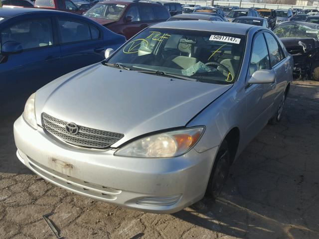 4T1BE32K04U355285 - 2004 TOYOTA CAMRY LE SILVER photo 2