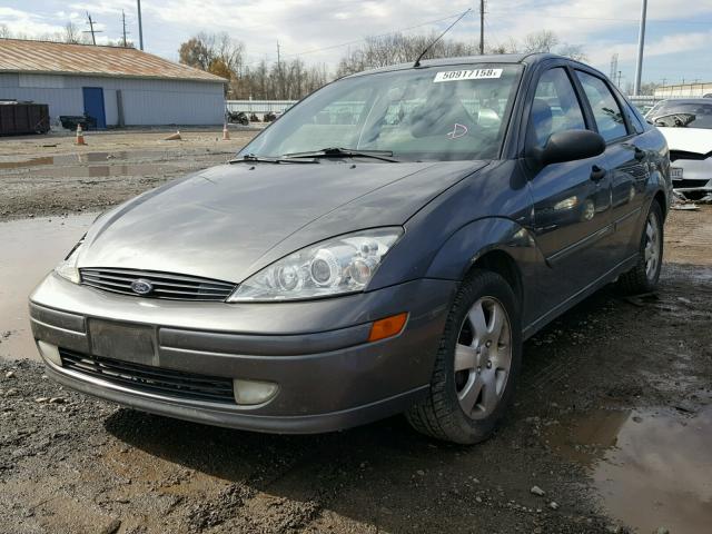 1FAFP38392W320963 - 2002 FORD FOCUS ZTS GRAY photo 2