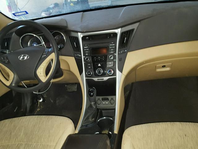 5NPEB4AC2EH925910 - 2014 HYUNDAI SONATA GLS WHITE photo 9