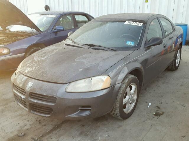 1B3EL46J45N689153 - 2005 DODGE STRATUS SX GRAY photo 2