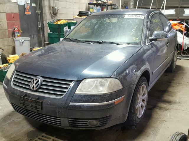 WVWAD63B65E020837 - 2005 VOLKSWAGEN PASSAT GLS BLUE photo 2