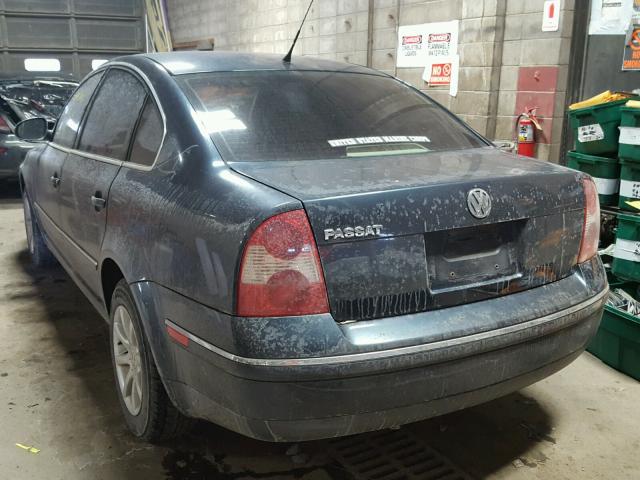 WVWAD63B65E020837 - 2005 VOLKSWAGEN PASSAT GLS BLUE photo 3