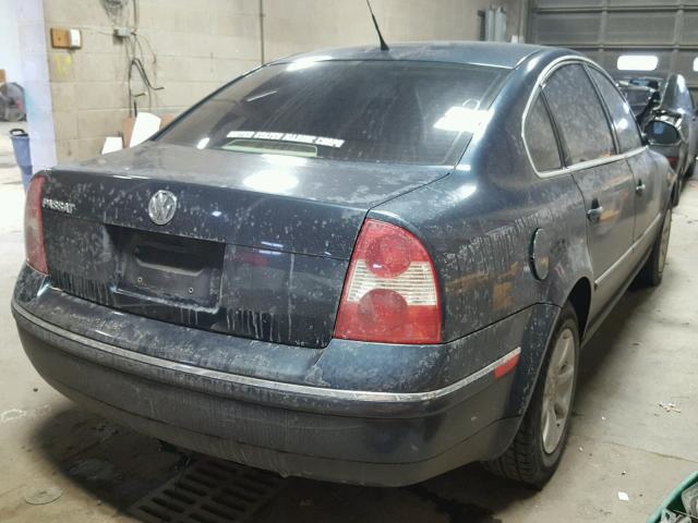 WVWAD63B65E020837 - 2005 VOLKSWAGEN PASSAT GLS BLUE photo 4