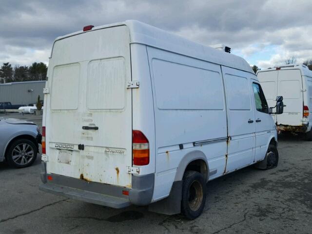 WD0PD444X65873216 - 2006 DODGE SPRINTER 3 WHITE photo 4