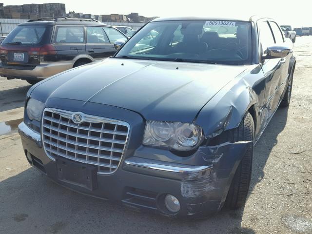 2C3AA63HX5H546172 - 2005 CHRYSLER 300C GREEN photo 2