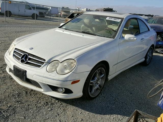 WDBTJ72H99F265126 - 2009 MERCEDES-BENZ CLK 550 WHITE photo 2