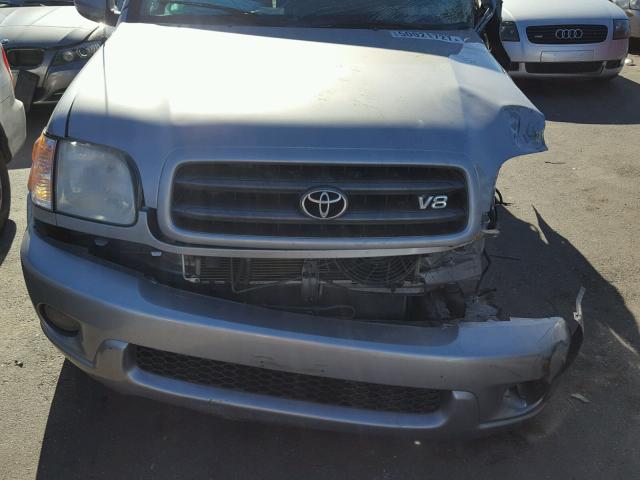 5TDBT44A72S086885 - 2002 TOYOTA SEQUOIA SR SILVER photo 7