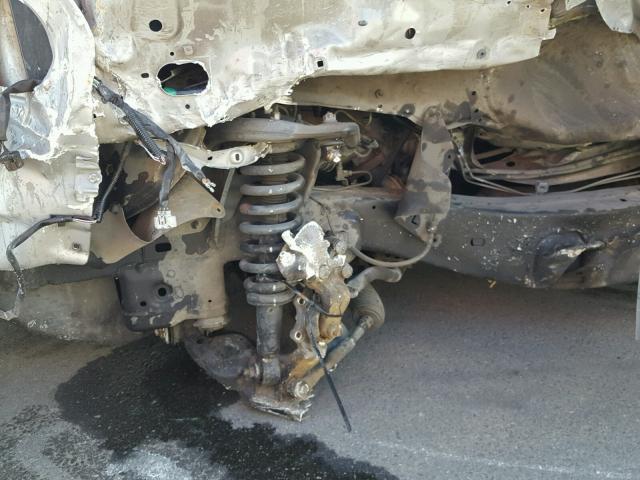 5TDBT44A72S086885 - 2002 TOYOTA SEQUOIA SR SILVER photo 9