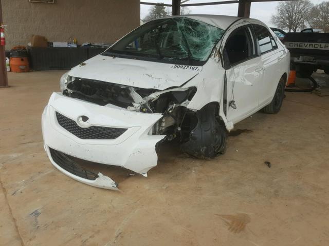 JTDBT903994048794 - 2009 TOYOTA YARIS WHITE photo 2