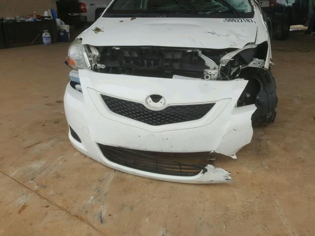 JTDBT903994048794 - 2009 TOYOTA YARIS WHITE photo 9