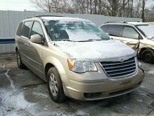 2A8HR54199R627770 - 2009 CHRYSLER TOWN & COU TAN photo 1