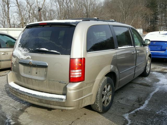 2A8HR54199R627770 - 2009 CHRYSLER TOWN & COU TAN photo 4