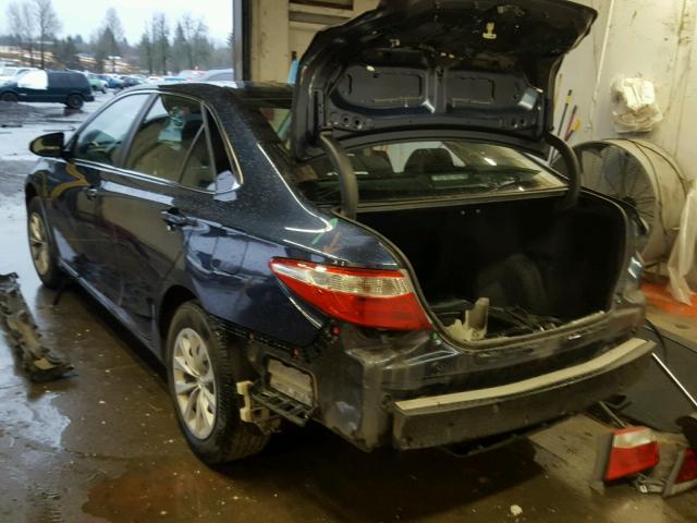 4T4BF1FK8FR475078 - 2015 TOYOTA CAMRY LE BLUE photo 3