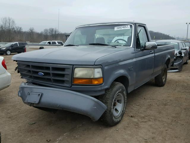 1FTDF15Y2NLA98054 - 1992 FORD F150 رمادي صورة 2