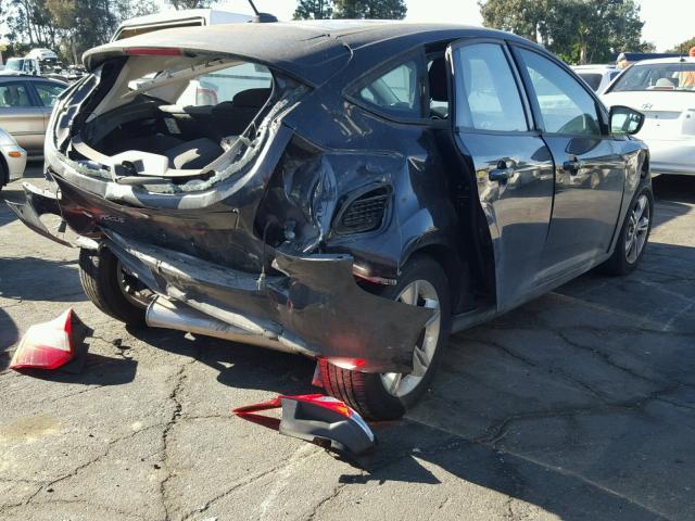 1FAHP3K23CL386372 - 2012 FORD FOCUS SE BLACK photo 4