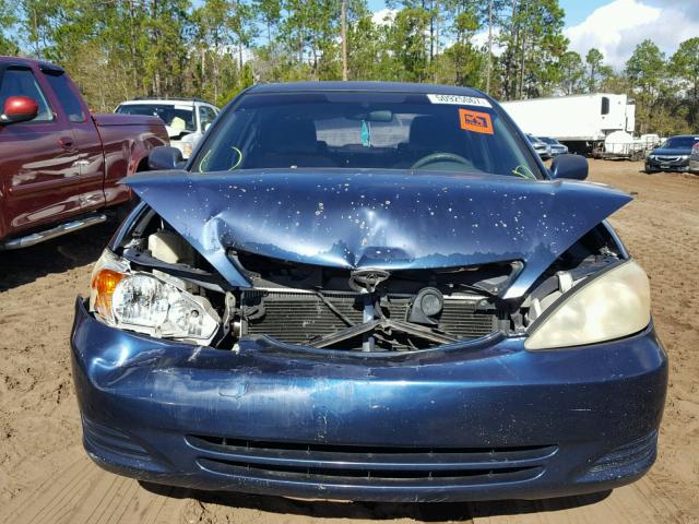 4T1BE32K33U653232 - 2003 TOYOTA CAMRY LE BLUE photo 9