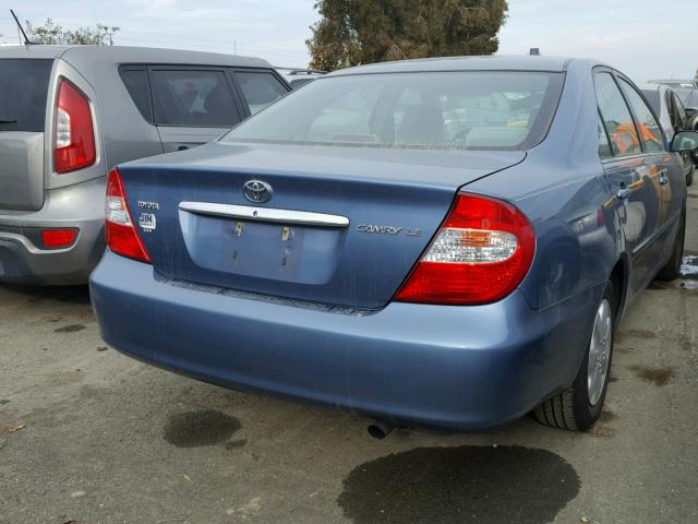 4T1BE32KX4U906368 - 2004 TOYOTA CAMRY LE BLUE photo 4