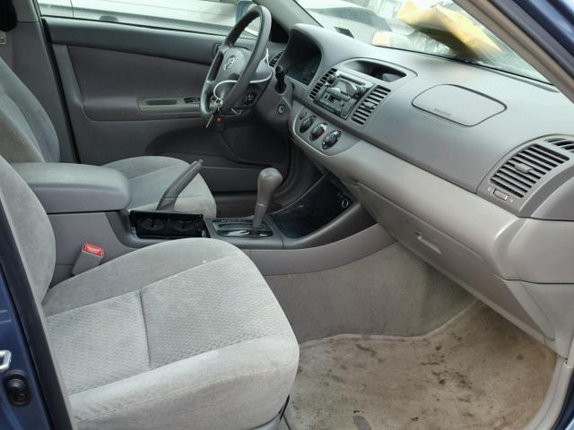 4T1BE32KX4U906368 - 2004 TOYOTA CAMRY LE 蓝色 照片 5