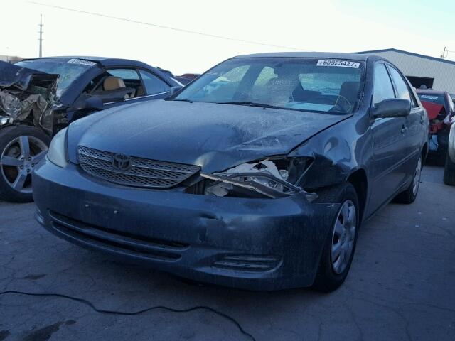 4T1BE32K92U551383 - 2002 TOYOTA CAMRY LE GREEN photo 2