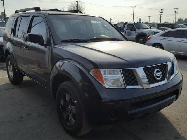 5N1AR18U95C769136 - 2005 NISSAN PATHFINDER BLACK photo 1