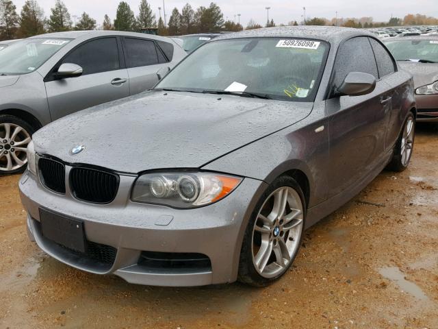 WBAUC9C56BVM10468 - 2011 BMW 135 I GRAY photo 2