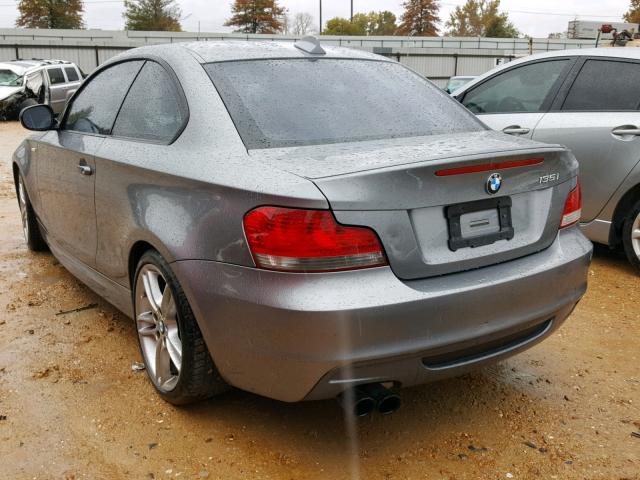 WBAUC9C56BVM10468 - 2011 BMW 135 I GRAY photo 3