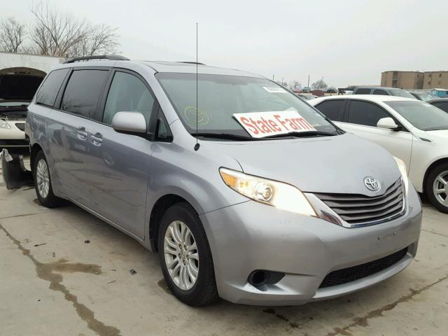 5TDYK3DC9BS092387 - 2011 TOYOTA SIENNA XLE SILVER photo 1