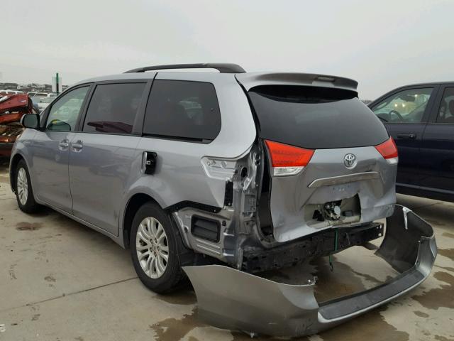 5TDYK3DC9BS092387 - 2011 TOYOTA SIENNA XLE SILVER photo 3