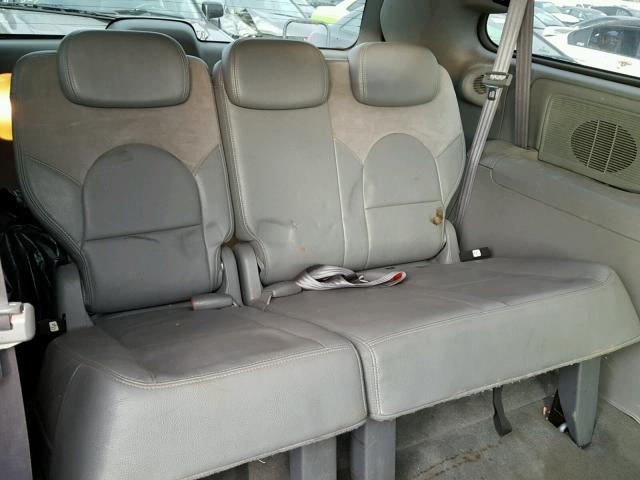 2C8GP64LX5R545765 - 2005 CHRYSLER TOWN & COU BLUE photo 9